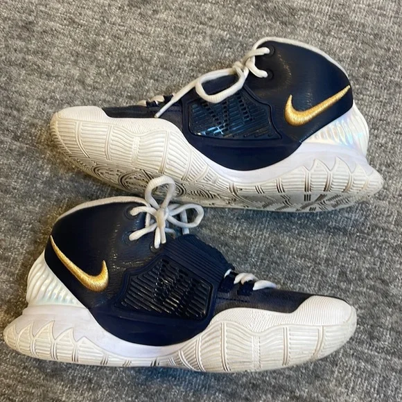 Youth top nike kyrie